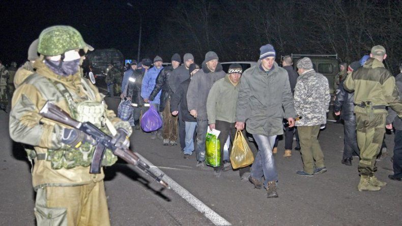 Kiev y los separatistas intercambian sus prisioneros de guerra
