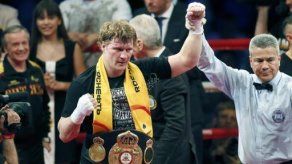 Povetkin retiene cetro pesado de AMB ante Wawrzyk
