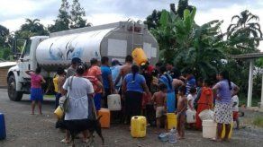 Idaan y FTC realizan distribución de agua en Changuinola
