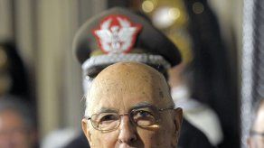 Dimite presidente italiano Napolitano