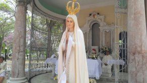 Réplica de la Virgen de Fátima continúa su peregrinación y llega al Hospital Santo Tomás