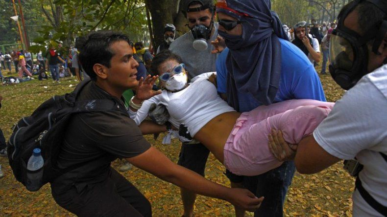 Sube a 28 el número de muertos en las protestas en Venezuela