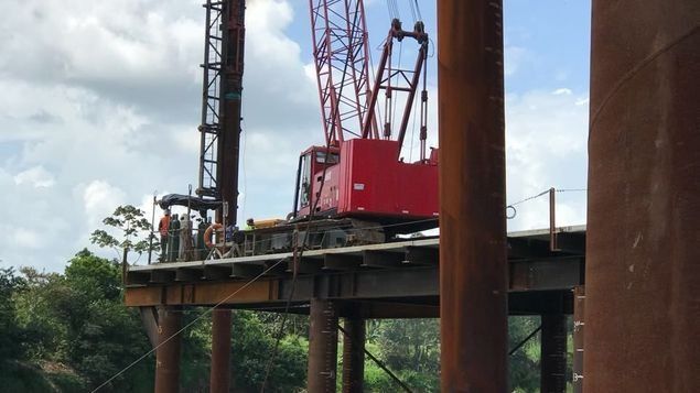 Presidente de Costa Rica inspecciona primeros avances del puente binacional con Panamá