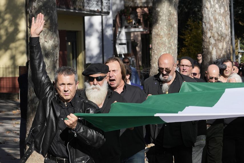 Fascistas italianos conmemoran centenario de marcha