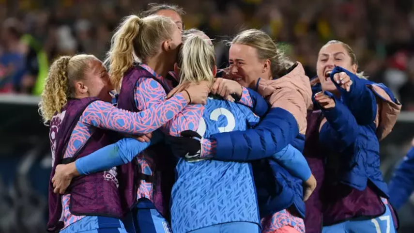 Inglaterra es la actual campeona de la Eurocopa Femenina 2022 y es favorita al título. Inglaterra es la actual campeona de la Eurocopa Femenina 2022 y es favorita al título.