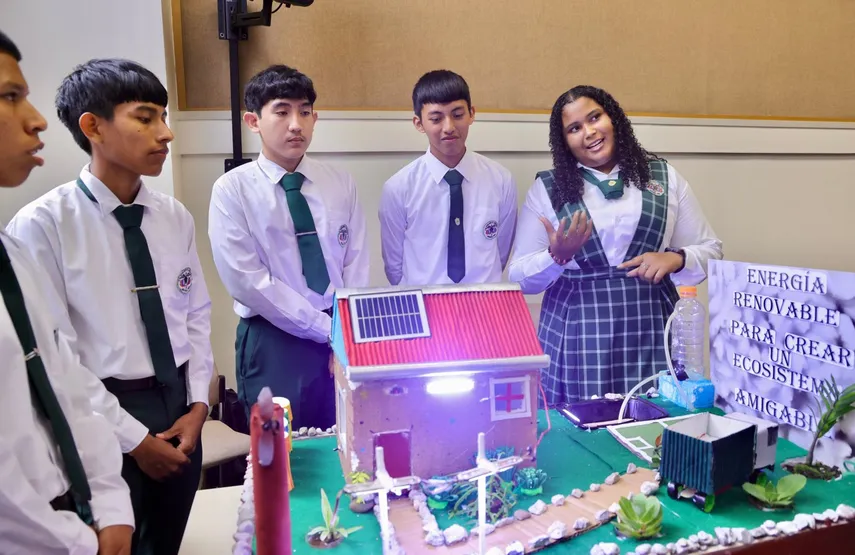 Estudiantes presentaron sus propuestas.