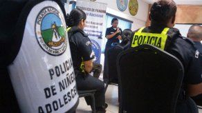 Policías se capacitan en lenguaje de señas Policías se capacitan en lenguaje de señas