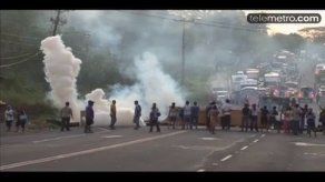 Antimotines repliegan a manifestantes en Colón