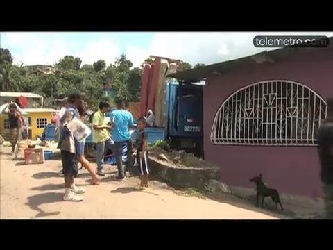 Camión se estrella contra una casa en S. Miguelito, hay heridos
