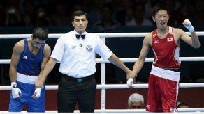 Londres: AIBA manda referí de vuelta a casa