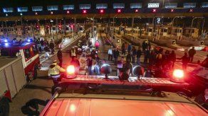 Automovilistas furiosos incendian un peaje en Grecia