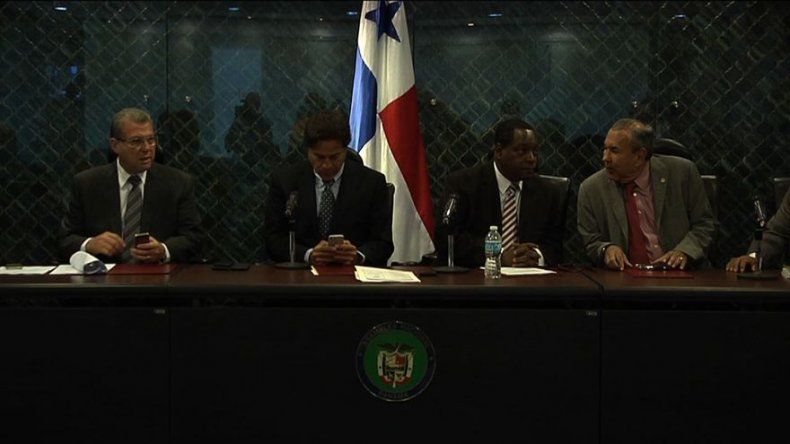 Archivan denuncia en contra de Martinelli, sobre la advertencia de transfuguismo