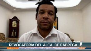 Activista Luis Pinedo explica cómo firmar la solicitud de revocatoria de mandato del alcalde Fábrega