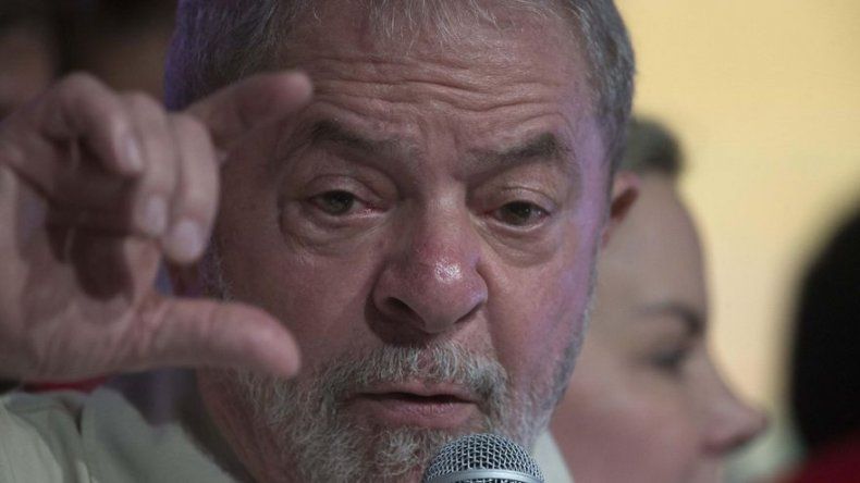Arropado por su partido, Lula dice que no hay pruebas que justifiquen su detención