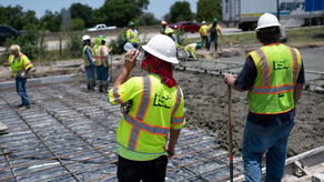 El gobernador de Florida bloquea las protecciones contra el calor para los trabajadores al aire libre.
