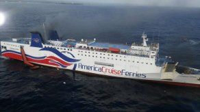 Atrapadas más de 500 personas en un incendio en un crucero en San Juan