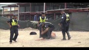 Lo bajaron del bus por tocón