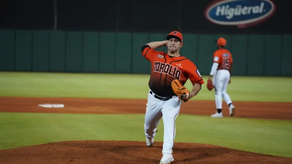 Paolo Espino es premiado con el Lanzador del Año en la LIDOM&nbsp;