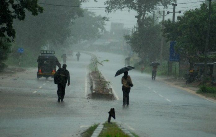 Ciclón Phailin azota el este de India