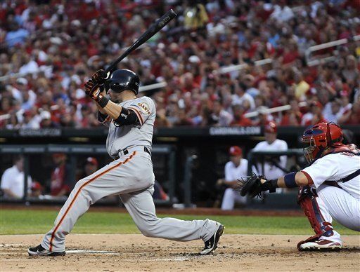 Scútaro la bota con casa llena en paliza de Gigantes a Cardenales