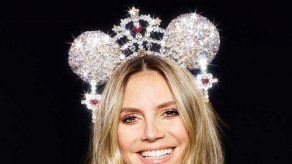 Heidi Klum diseña unas originales y brillantes orejitas de Minnie Mouse