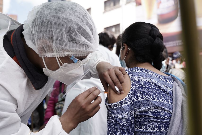 Bolivia declara emergencia tras pico de casos de COVID-19