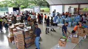 La jornada de recolección de donaciones para Haití en el Parque Omar inició a las 7:00 a.m. y se extendió pasadas las 4:00 p.m.