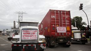 Los transportistas de carga mantienen el paro de labores.