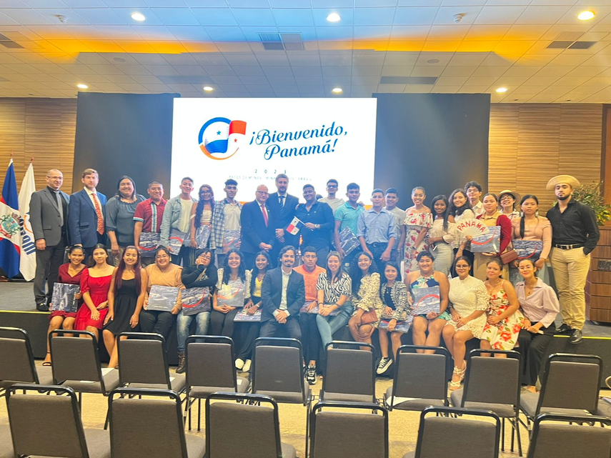 Estudiantes becados por el IFARHU llegan a Brasil