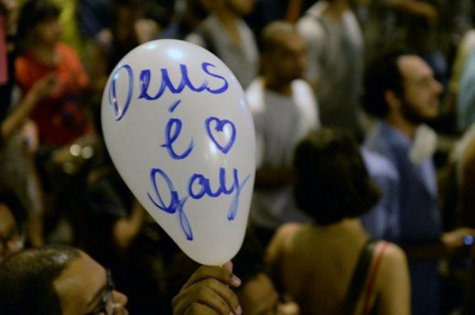 Entre protestas y ovaciones el Papa llega a Brasil