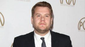 James Corden utiliza una faja bajo sus trajes