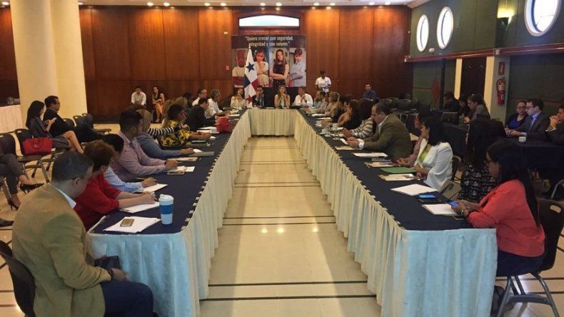 Sugieren al Minsa suspender nueva regulación de publicidad de productos por inconsulta