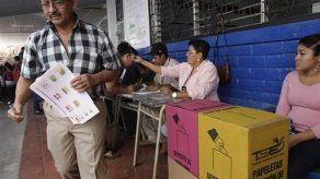 Quijano proclama victoria en alcaldía de San Salvador