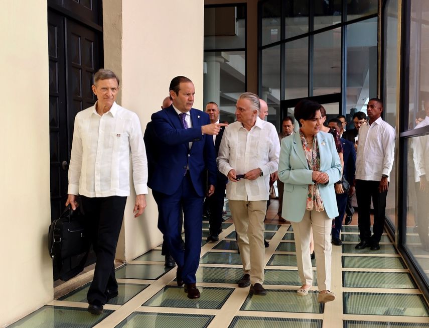 Canciller de Panamá recibe a sus homólogos de Costa Rica