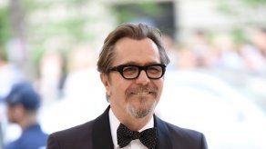 Gary Oldman dirigirá y protagonizará Flying Horse