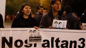 Familias de periodistas ecuatorianos viajan a Colombia a identificar cuerpos