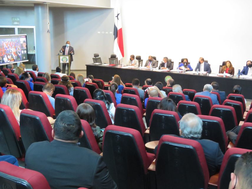 Primer debate en la Comisión de Educación de la Asamblea Nacional sobre iniciativa legislativa de la Unachi.