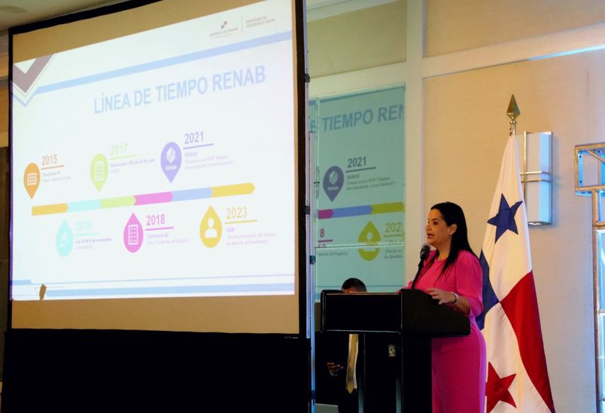 Ministra del MIDES presenta la plataforma