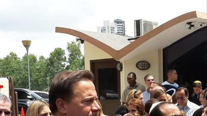 Rinden honores de Estado al exmandatario Eric Arturo Delvalle