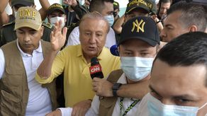 Rodolfo Hernández (c), candidato presidencial de Colombia.