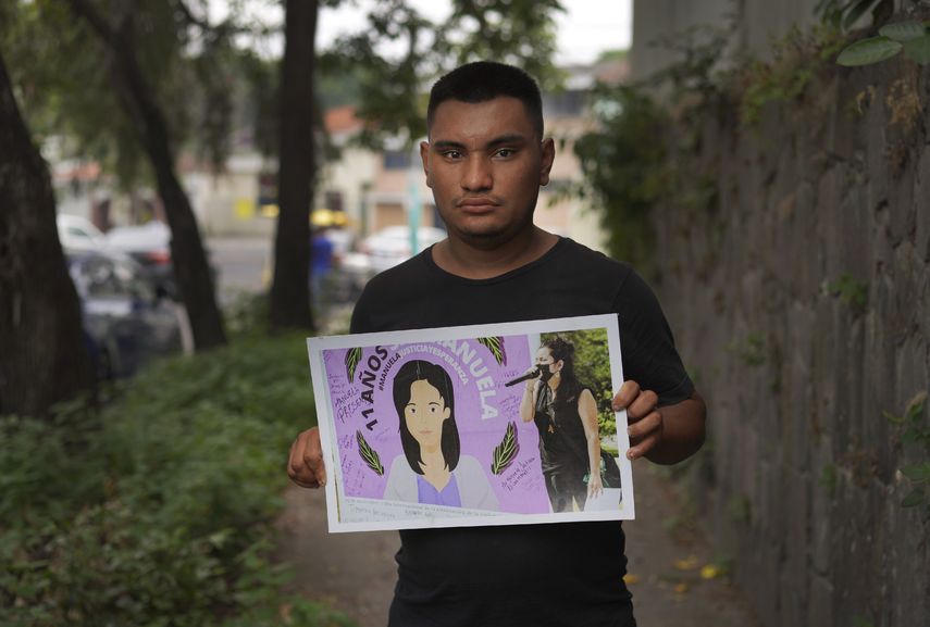 Activistas a favor del derecho al aborto dicen que la ley ha dado paso a numerosas violaciones de los derechos humanos y debería servir como advertencia a lo que puede suceder en Estados Unidos.