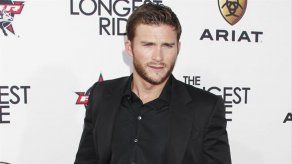 Scott Eastwood se muestra muy cariñoso con Charlotte McKinney