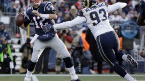 Brady rompe récord de más victorias