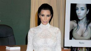 Kim Kardashian admite haber tenido sexo en un avión