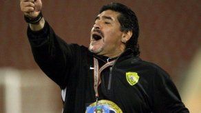 Maradona amenaza con dejar el Al Wasl