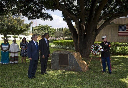 Obama y Bush se reúnen en Tanzania
