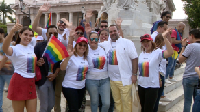 Izan bandera del Orgullo Gay en la plaza 5 de mayo