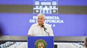 Presidente Mulino entrega orden de proceder para rehabilitar la planta potabilizadora de Farallón.