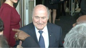 Blatter y Platini suspendidos de la FIFA por ocho años