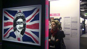 El punk asalta el templo de la música de París
